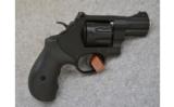 Smith & Wesson
327NG, .357 Mag., Revolver - 1 of 2