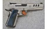 Smith & Wesson PC 1911,
.45 ACP., Performance Center - 1 of 2