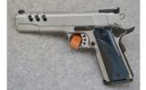 Smith & Wesson PC 1911,
.45 ACP., Performance Center - 2 of 2