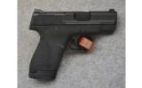 Smith & Wesson M&P40,
.40 S&W,
Pistol - 1 of 2