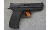Smith & Wesson M&P 40, .40 S&W., - 1 of 2