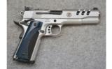 Smith & Wesson 1911 Performance Center,.45 ACP. - 1 of 2