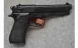 Beretta 92FS,
9mm Parabellum, - 1 of 2