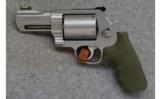 Smith & Wesson Performance Center,
.460
Mag. Stainless Revolver - 2 of 2