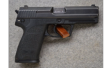 Heckler & Koch USP,
.40 S&W,
Carry Pistol - 1 of 3