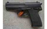 Heckler & Koch USP,
.40 S&W,
Carry Pistol - 3 of 3