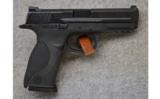 Smith & Wesson M&P9,
9x19mm,
Carry Pistol - 1 of 2