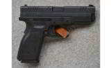 Springfield Armory XD-40, .40 S&W., Carry Pistol - 1 of 2