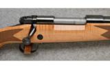 Winchester ~ Model 70 ~ Super Grade ~
7mm Rem.Mag. ~ Maple Classic - 2 of 7