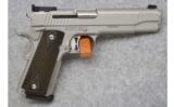 Sig Sauer 1911,
9mm Parabellum, Stainless - 1 of 2