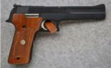 Smith & Wesson Model 422,.22 LR., - 1 of 2