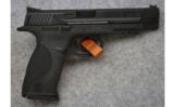 Smith & Wesson M&P40 Pro Series,
.40 S&W - 1 of 2