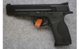 Smith & Wesson M&P40 Pro Series,
.40 S&W - 2 of 2