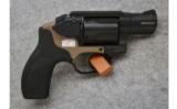 Smith & Wesson ~ Bodyguard ~ .38 Spcl. ~ Insight Laser - 1 of 2