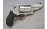 Smith & Wesson ~ Governor ~ .45 Colt/.45 ACP/ .410 Ga. - 1 of 2