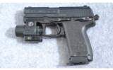 Heckler & Koch ~ USP Compact ~ .40 S&W - 3 of 4