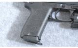 Heckler & Koch ~ USP Compact ~ .40 S&W - 2 of 4