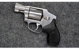 Smith & Wesson ~ 940 ~ 9x19 - 2 of 2