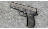 SIG Sauer ~ P226 ~ 9x19 - 2 of 2