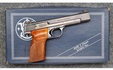 Smith & Wesson ~ 41 ~ .22 Long Rifle - 1 of 2