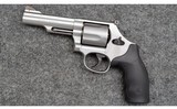 Smith & Wesson ~ 69 Combat Magnum ~ .44 Magnum - 2 of 4