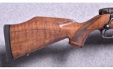 Weatherby ~ Mark V Sporter ~ .300 Winchester Magnum - 2 of 10