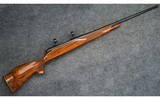 Weatherby ~ Mark V ~ .300 Wby Mag - 1 of 11