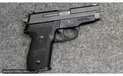 SIG Sauer ~ M11-A1 ~ 9x19