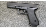 Glock ~ 17 Gen 1 ~ 9x19 - 2 of 4