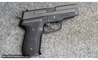 SIG Sauer ~ M11-A1 ~ 9x19
