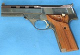 High Standard (Hamden, CT), " Victor" Supermatic" .Cal. .22 LR Rare 4 1/2" Barrel, Ser. 2303449 - 1 of 5