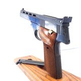 PRISTINE HIGH STANDARD VICTOR, MDL. 107 MILITARY. CAL. .22LR. SER. 2312949. MFG. HAMDEN, CT. CABINET QUEEN!! - 10 of 12