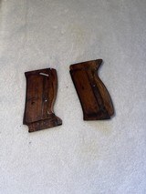 ULTRA RARE ORIGINAL WLTHER WOODEN P-38 GRIPS - 3 of 4 ULTRA RARE ORIGINAL WLTHER WOODEN P-38 GRIPS - 3 of 4
