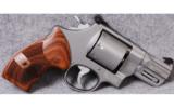 Smith & Wesson 627-5 - 1 of 2