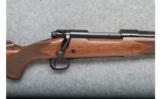 Winchester Model 70 Classic Sporter - .300 Win. Mag. - 2 of 9