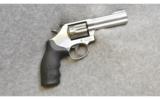 Smith & Wesson ~ 617-6 ~ .22 LR - 1 of 4