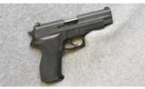 SIG Sauer ~ P226 ~ .40 S&W - 1 of 4