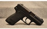 Heckler & Koch ~ USP Compact ~ .40 Para - 1 of 2
