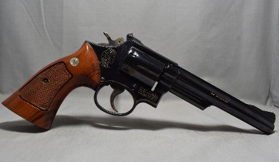 Smith & Wesson ~ Model 53-2 ~ .22 Magnum