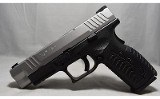 Springfield Armory ~ XDm-40 ~ .40 S&W