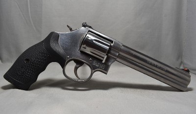 Smith & Wesson ~ Model 686-6 ~ .357 Magnum