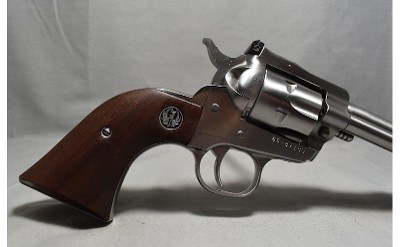 Ruger ~ New Model Single-Six ~ .22 Long Rifle/.22 Magnum - Image 2 of 5