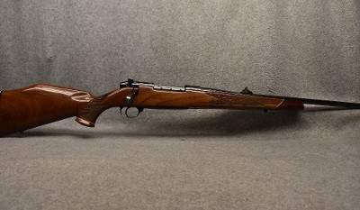 Weatherby ~ Mark V Deluxe ~ .300 Weatherby Magnum