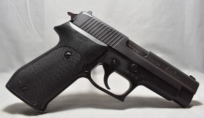 Sig Sauer ~ P220 ~ .45 Auto