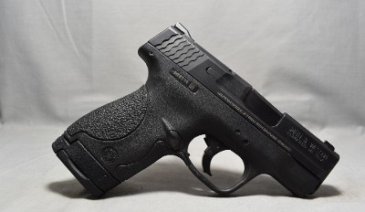 Smith & Wesson ~ M&P9 Shield ~ 9mm Luger