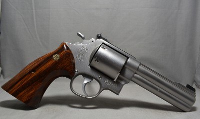 Smith & Wesson ~ Model 629-1 ~ .44 Magnum