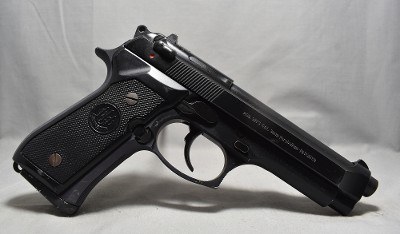 Beretta ~ Model 92FS ~ 9mm Parabellum