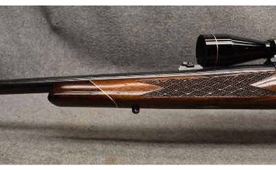 Weatherby ~ Mark V ~ .300 Weatherby Magnum - Image 7 of 10