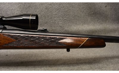 Weatherby ~ Mark V ~ .300 Weatherby Magnum - Image 4 of 10