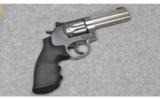Smith & Wesson 617-6, .22 LR - 1 of 2